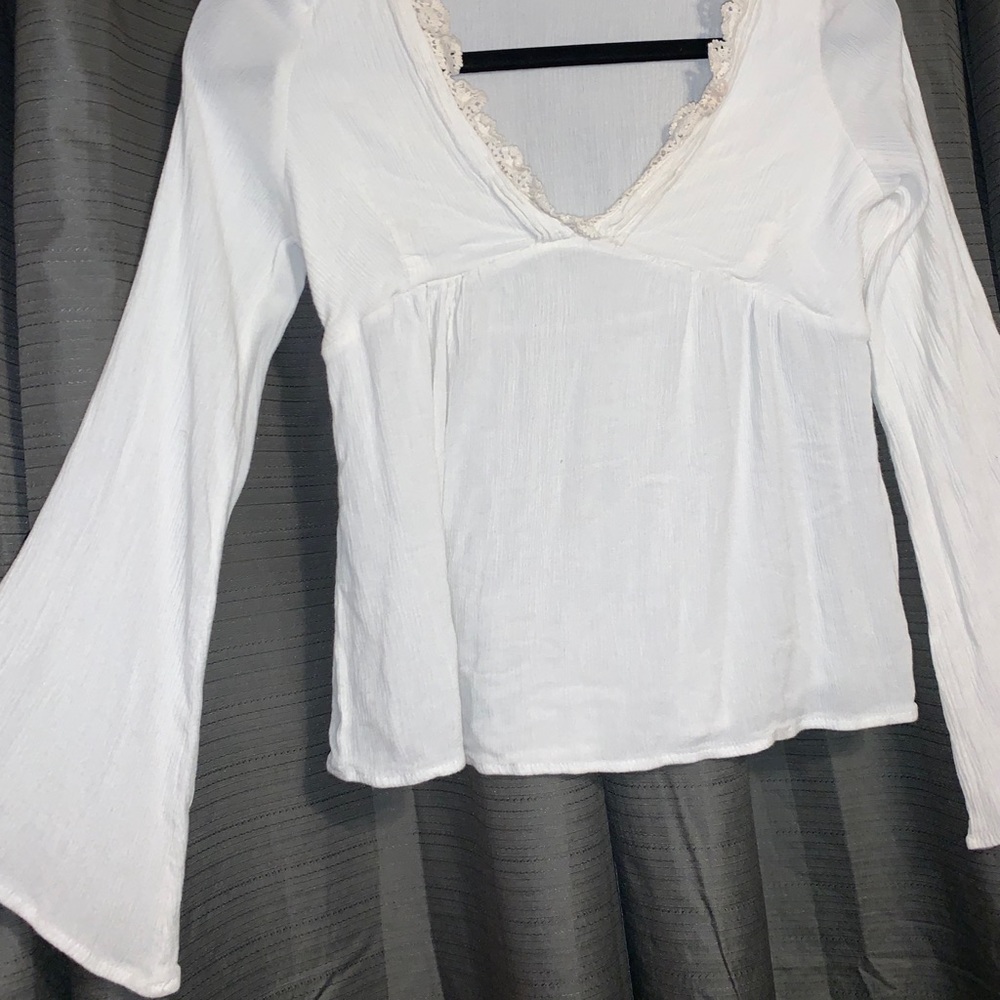White long sleeve blouse